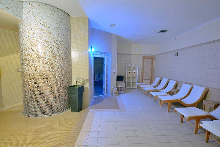 Spa 17 of 30