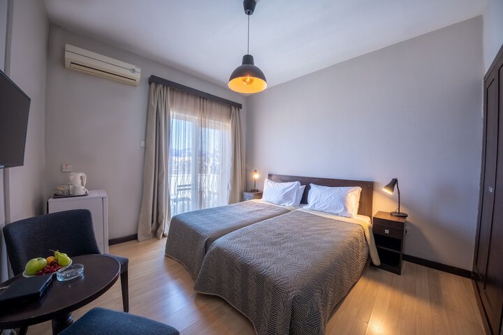 Room 3 of 36