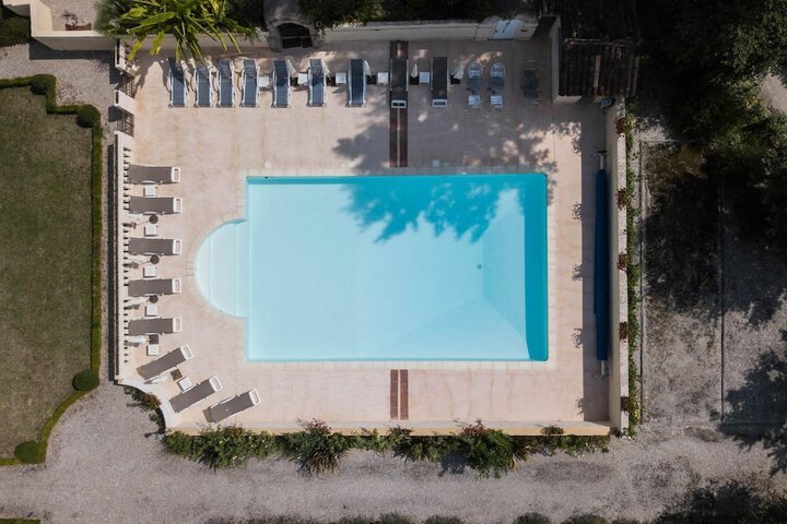 Pool 19 of 43