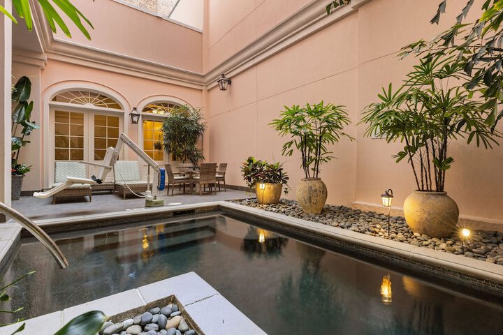 Hotel with Pool