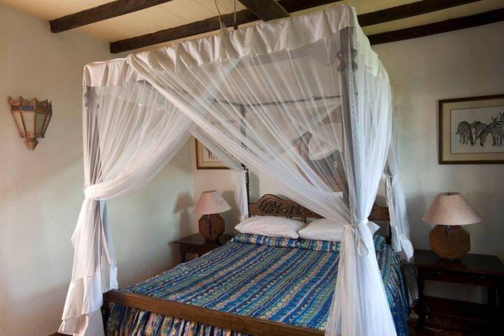 Room 8 of 11