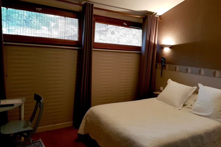 Room 3 of 14
