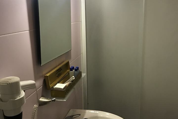 Room 66 of 90