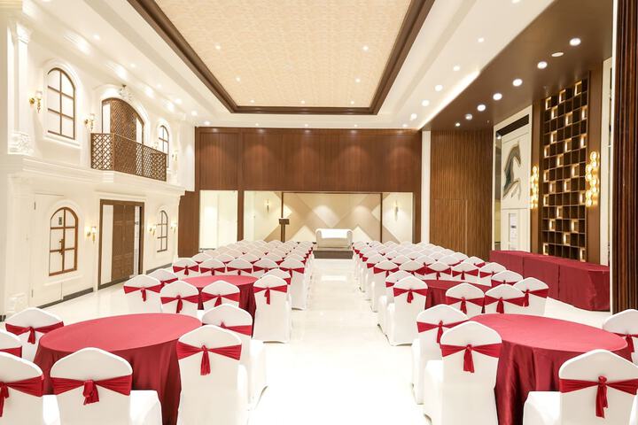 Ballroom/Hall 45 of 49