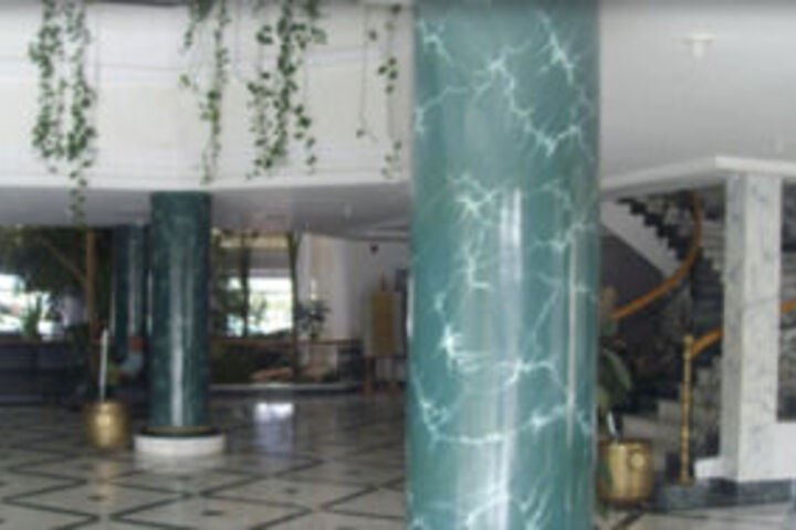 Hotel 30 of 61