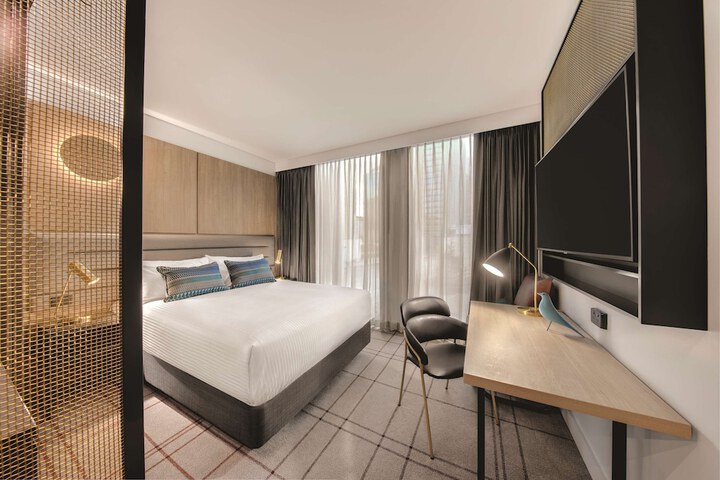Room 6 of 39