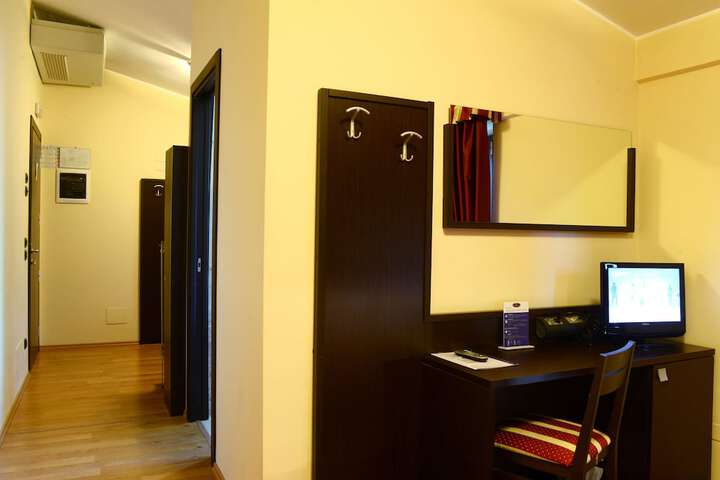 Room 37 of 68