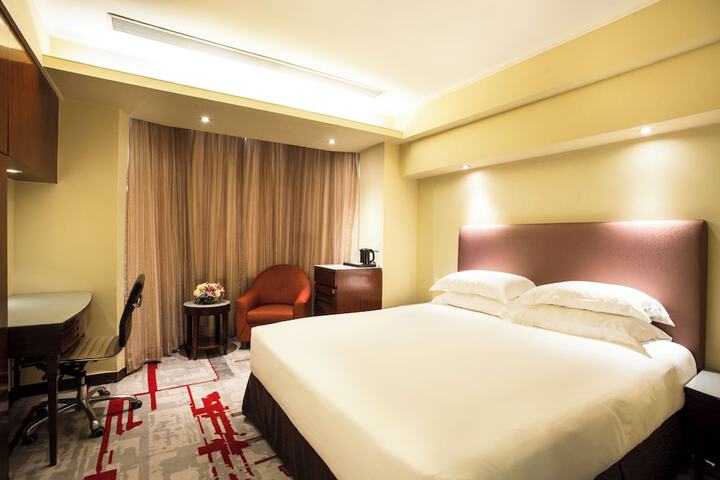 Room 42 of 103
