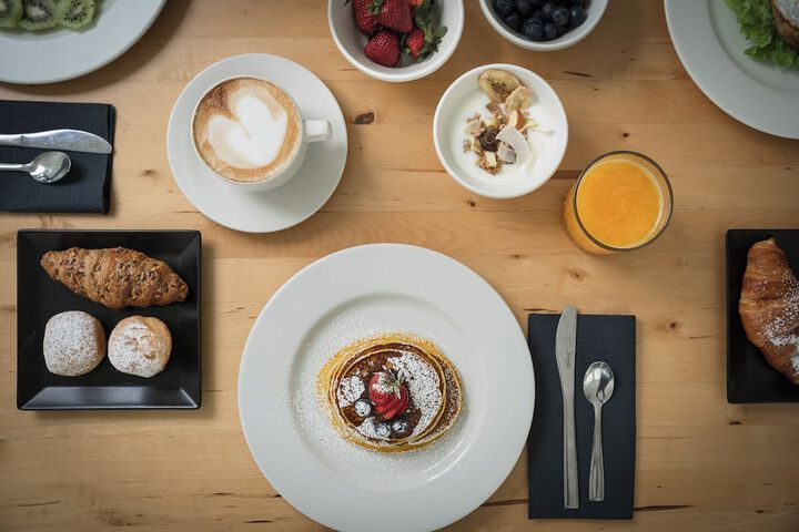 Breakfast/Coffee Service 71 of 89