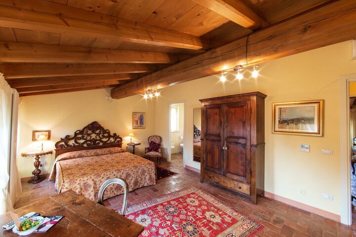 Room 6 of 44