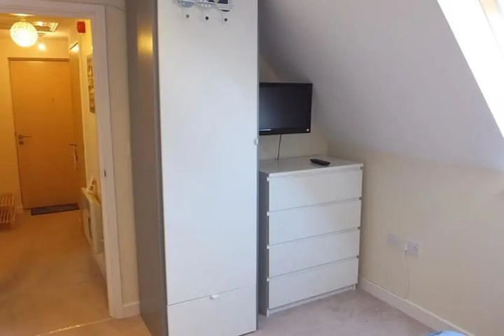 Room 3 of 12