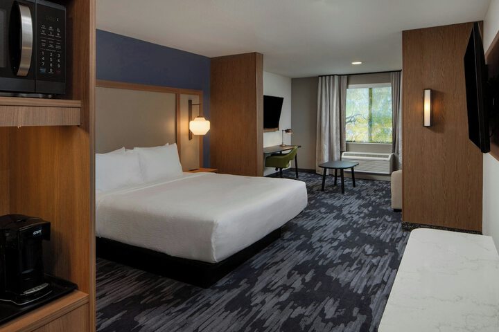 Room 6 of 22