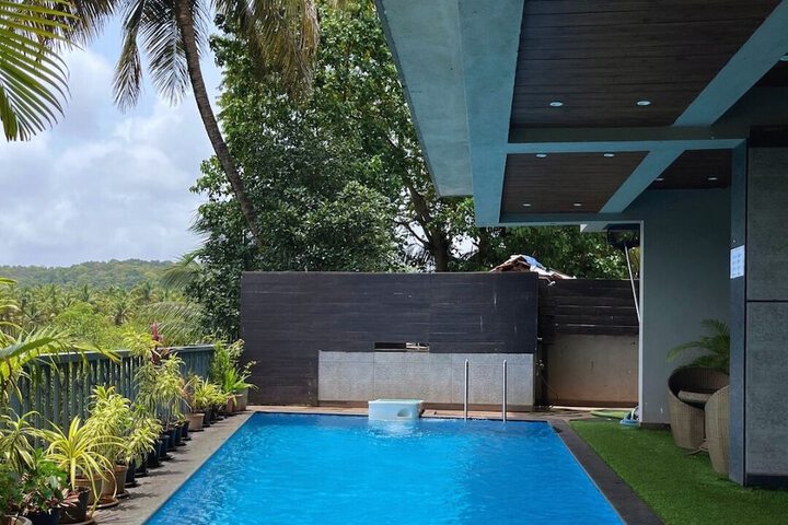 Pool 22 of 26
