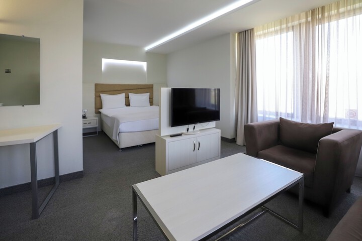 Room 16 of 62