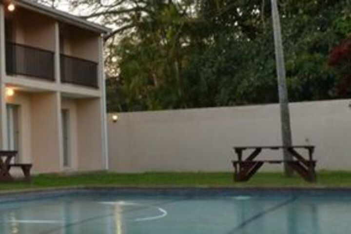 Hotel Pool