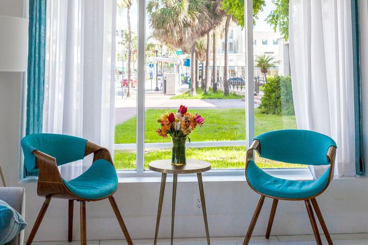 Lobby sitting area