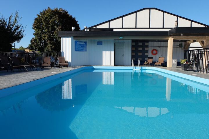 Pool 50 of 61