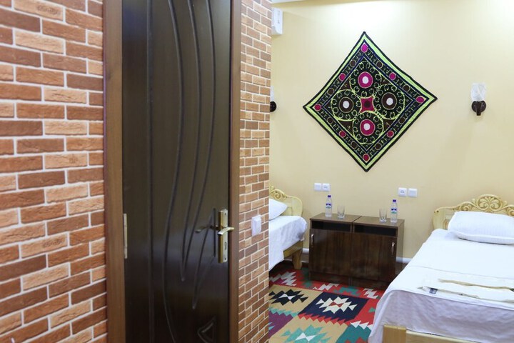 Room 6 of 20