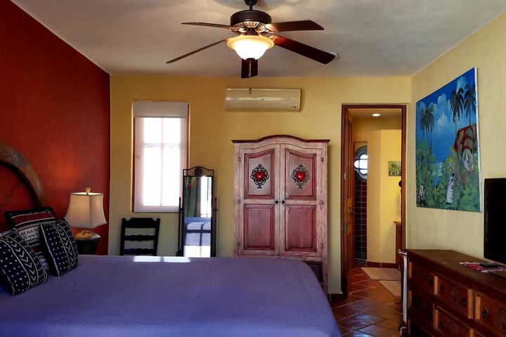 Room 6 of 34