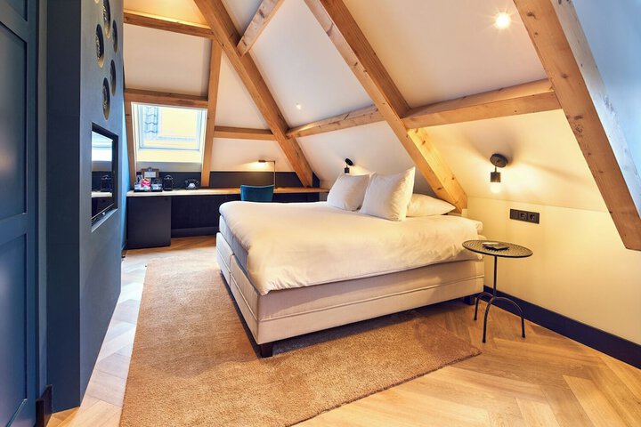 Room 26 of 61