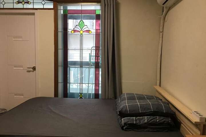 Room 2 of 19
