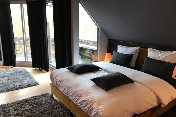 Room 3 of 54