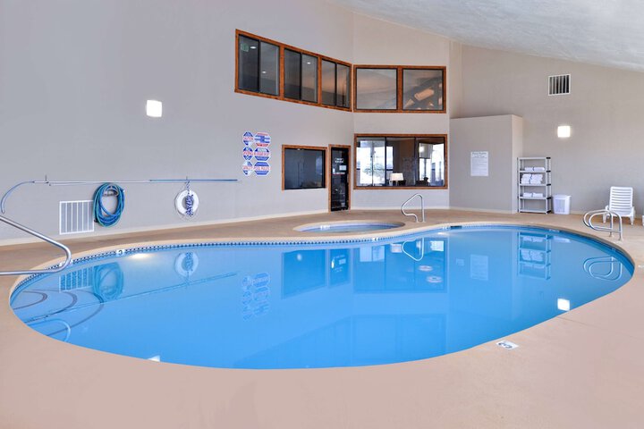 Pool 21 of 51