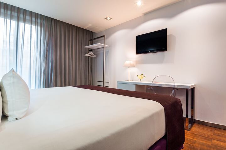 Room 13 of 40