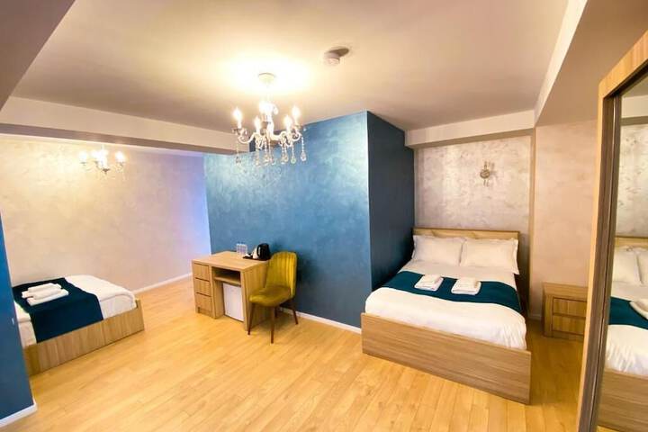 Room 2 of 41