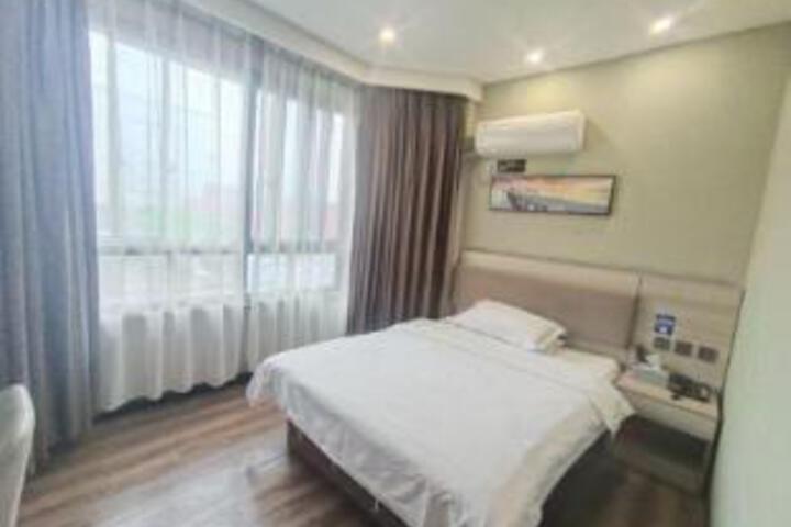 Room 6 of 6