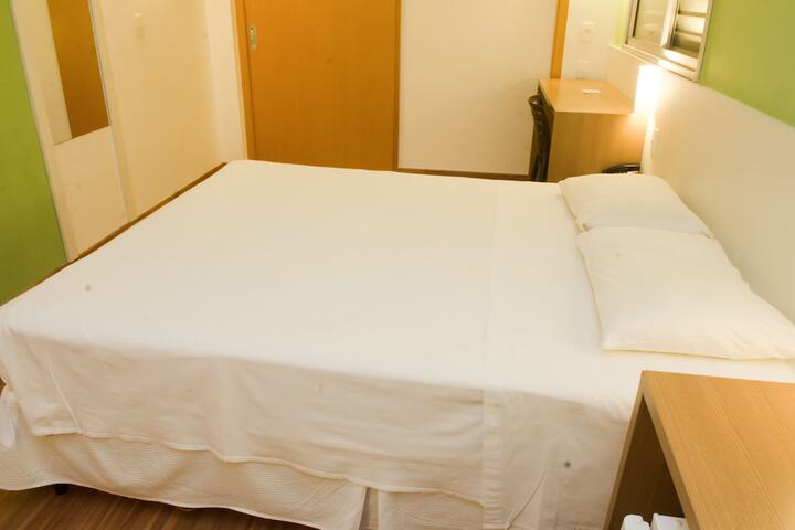 Room 12 of 37