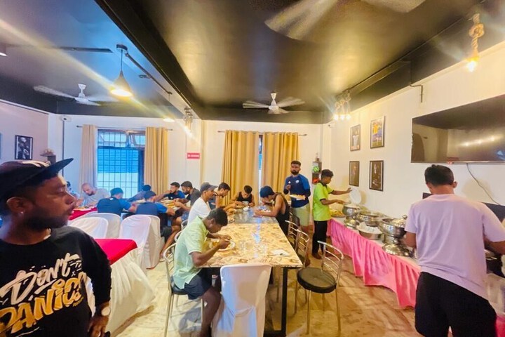 Dining 18 of 29