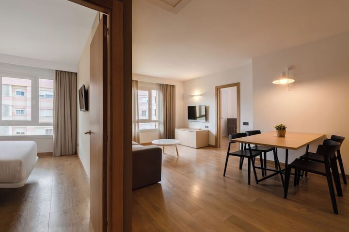 Room 10 of 50