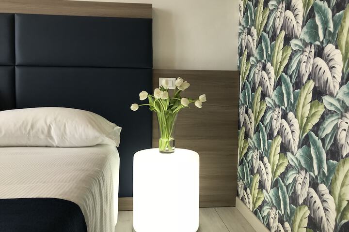 Room 3 of 38