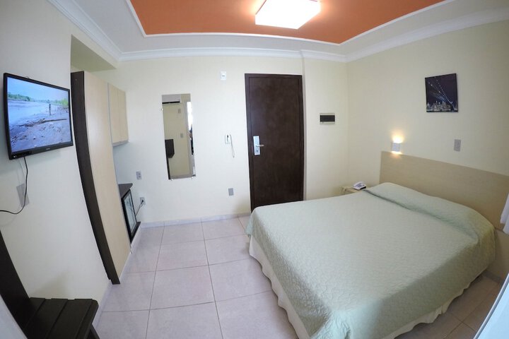 Room 5 of 75
