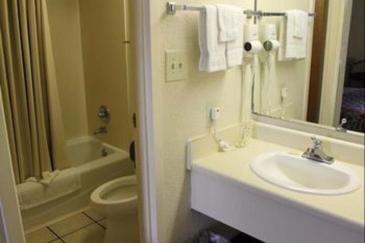 Room 4 of 37