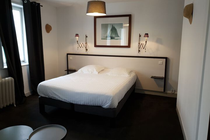 Room 8 of 63