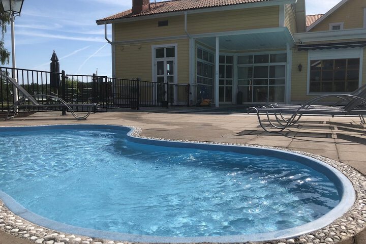 Pool 42 of 145