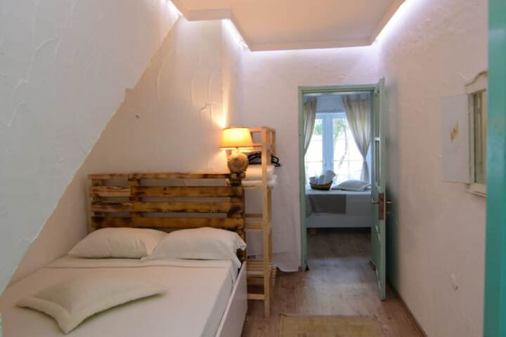 Room 12 of 54