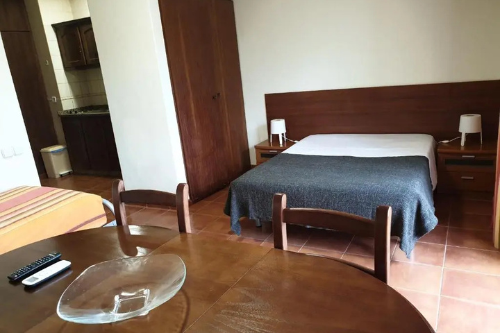 Room 3 of 10
