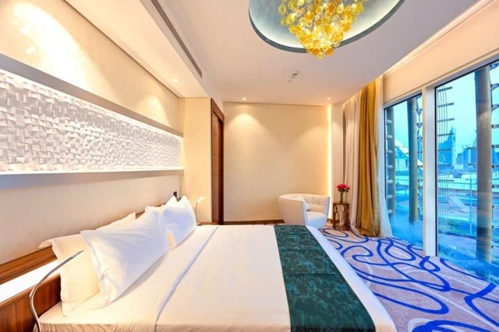 Room 17 of 48