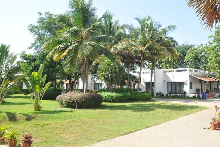 Hotel Exterior 20 of 20