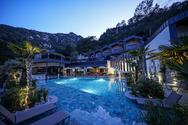 Pool 79 of 155