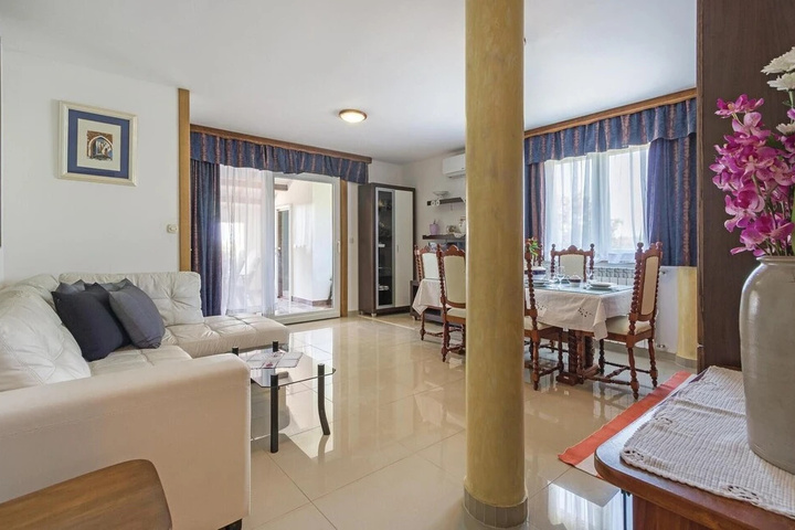 Stunning Home in Medulin With Wifi and 2 Bedrooms