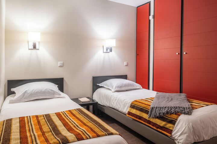 Room 10 of 68
