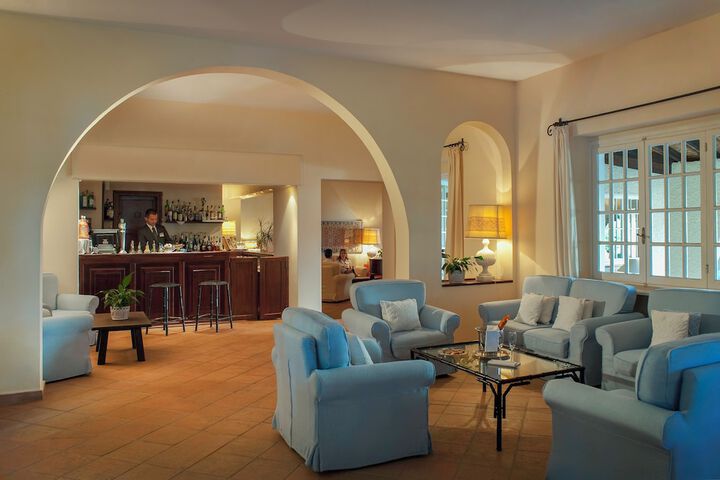 Lounge 62 of 80