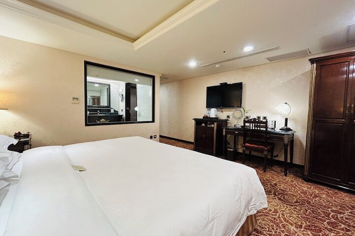 Room 51 of 216