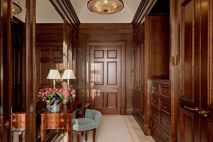 Room 46 of 106