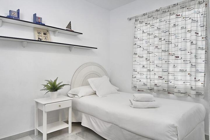 Room 16 of 110