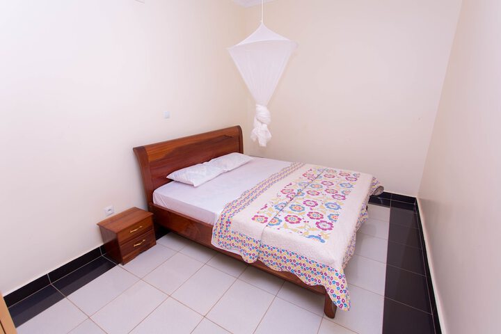 Room 10 of 27